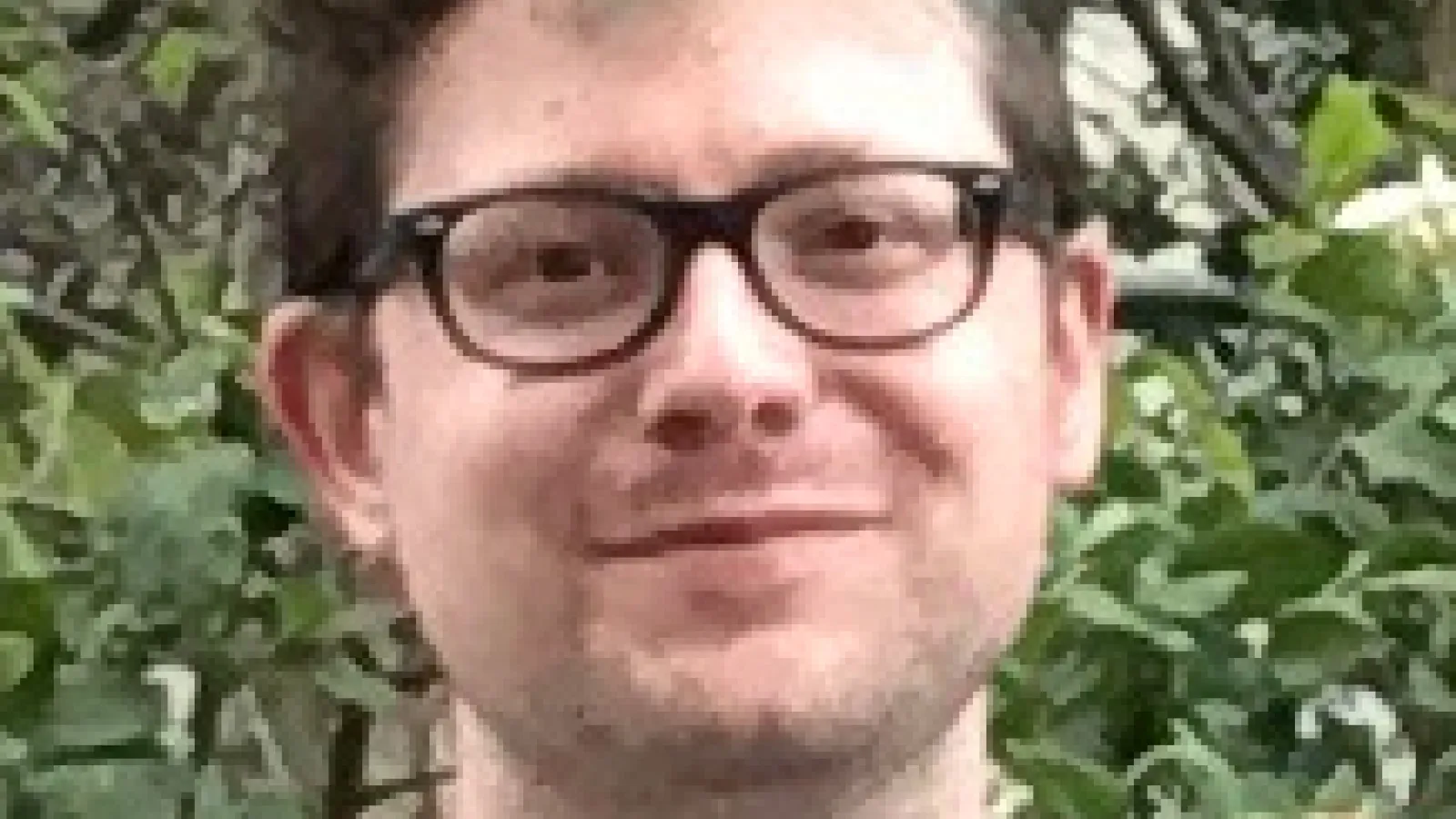 Florian Busch Headshot