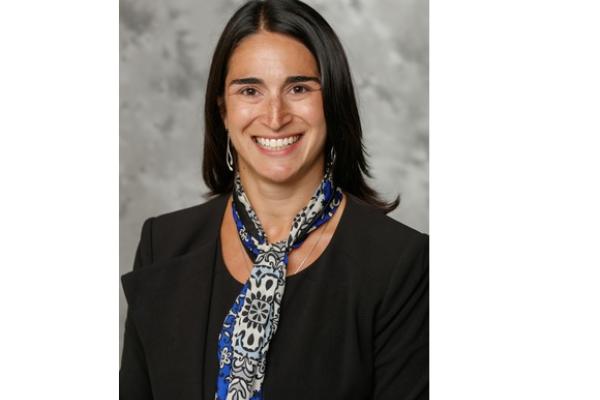 Hannah Shafaat headshot