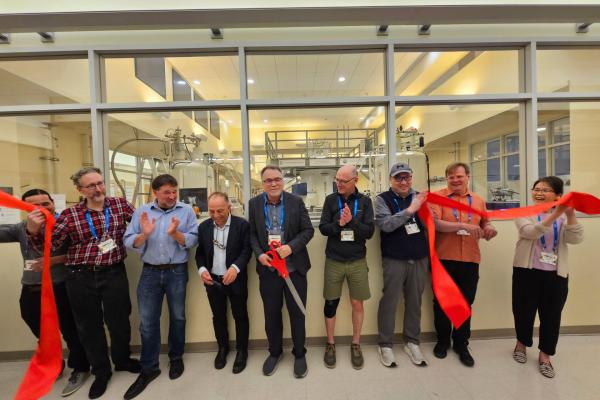 Ribbon cutting ceremony of National Gateway Ultrahigh Field NMR Center