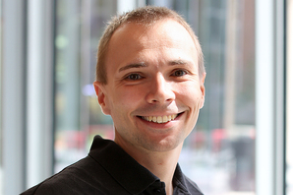Dr. Steffen Lindert